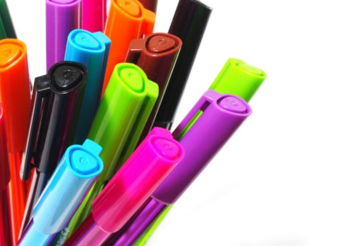 Kolorowe długopisy to dobry pomysł na prezent klasowy na Mikołajki